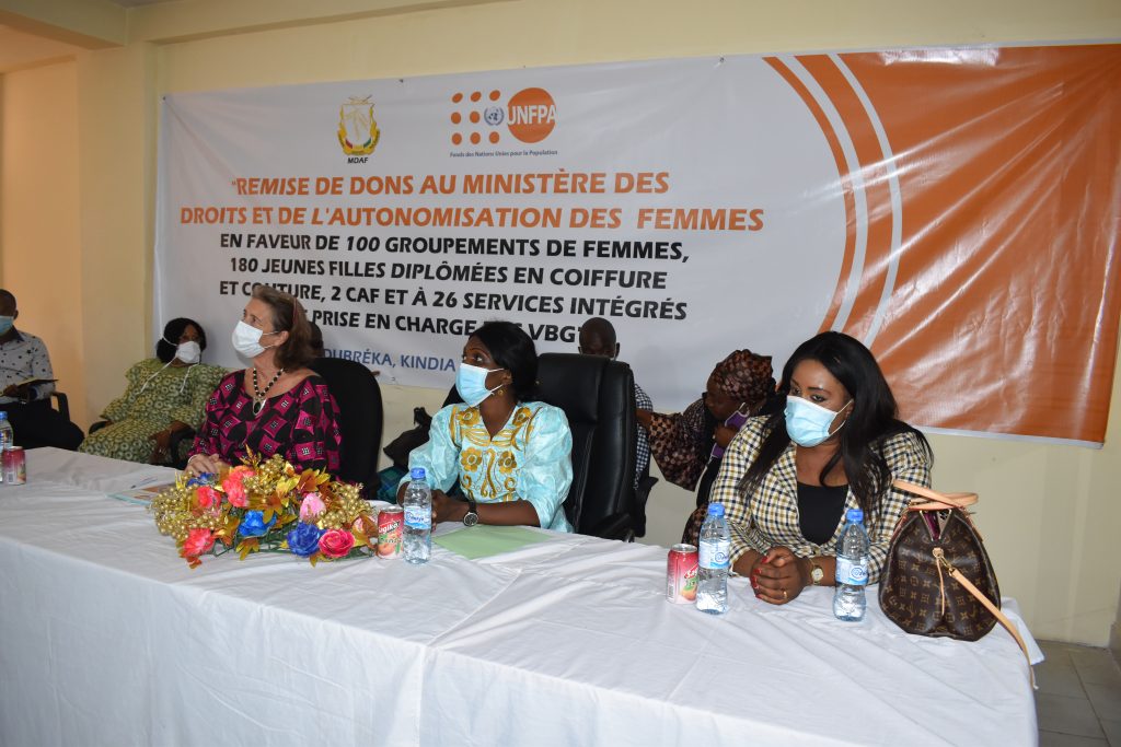 UNFPA fait un don de plus de trois milliards de francs guinéens pour atténuer l’impact de la COVID 19 sur les femmes