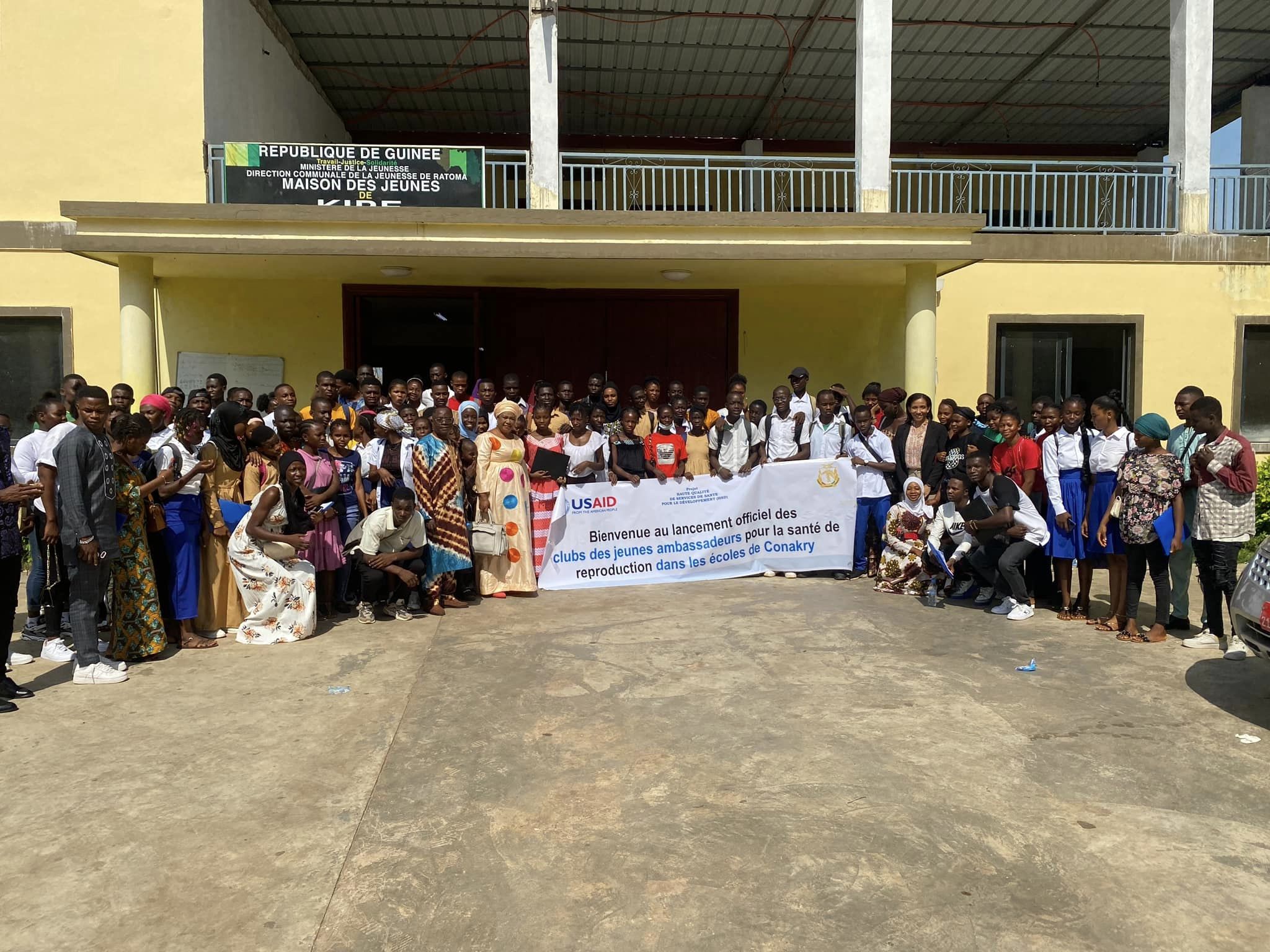 Lancement officiel des clubs des jeunes ambassadeurs pour la santé de la reproduction dans les écoles de Conakry
